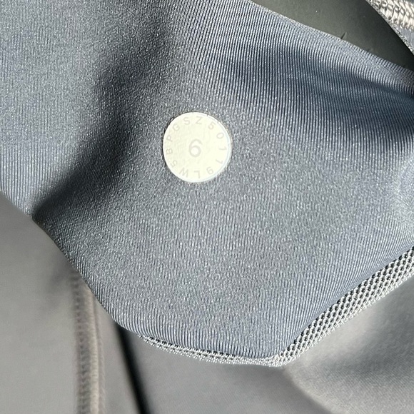 Lululemon All The Right Places Crop II Leggings Women’s Size 6 - Picture 8 of 8